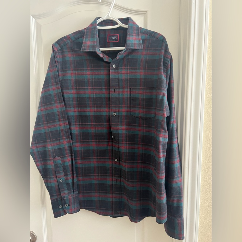 UNTUCKit Red and Green Casual Button Down Shirt